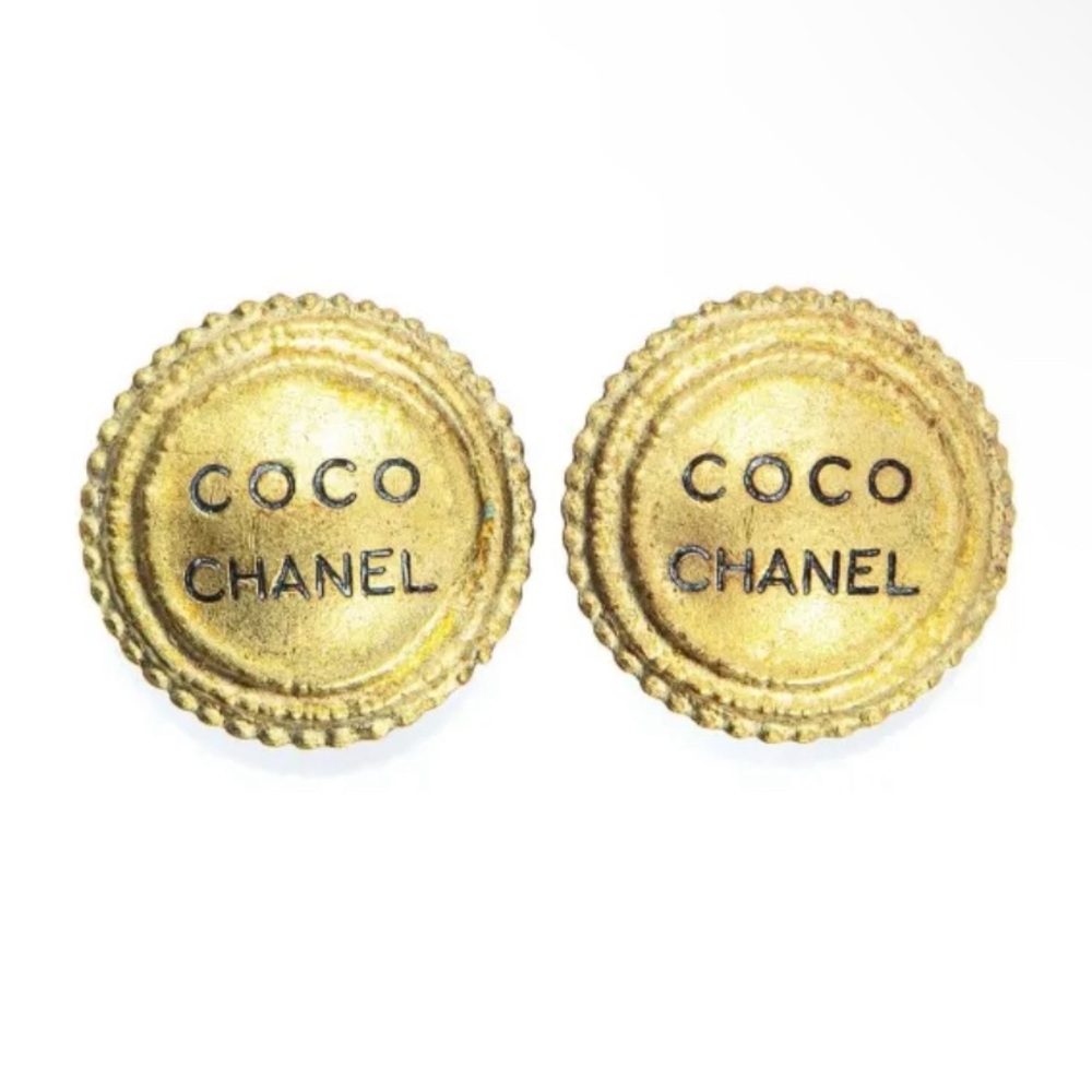 CHANEL 1994 logo-engraved button clip-on earrings with box